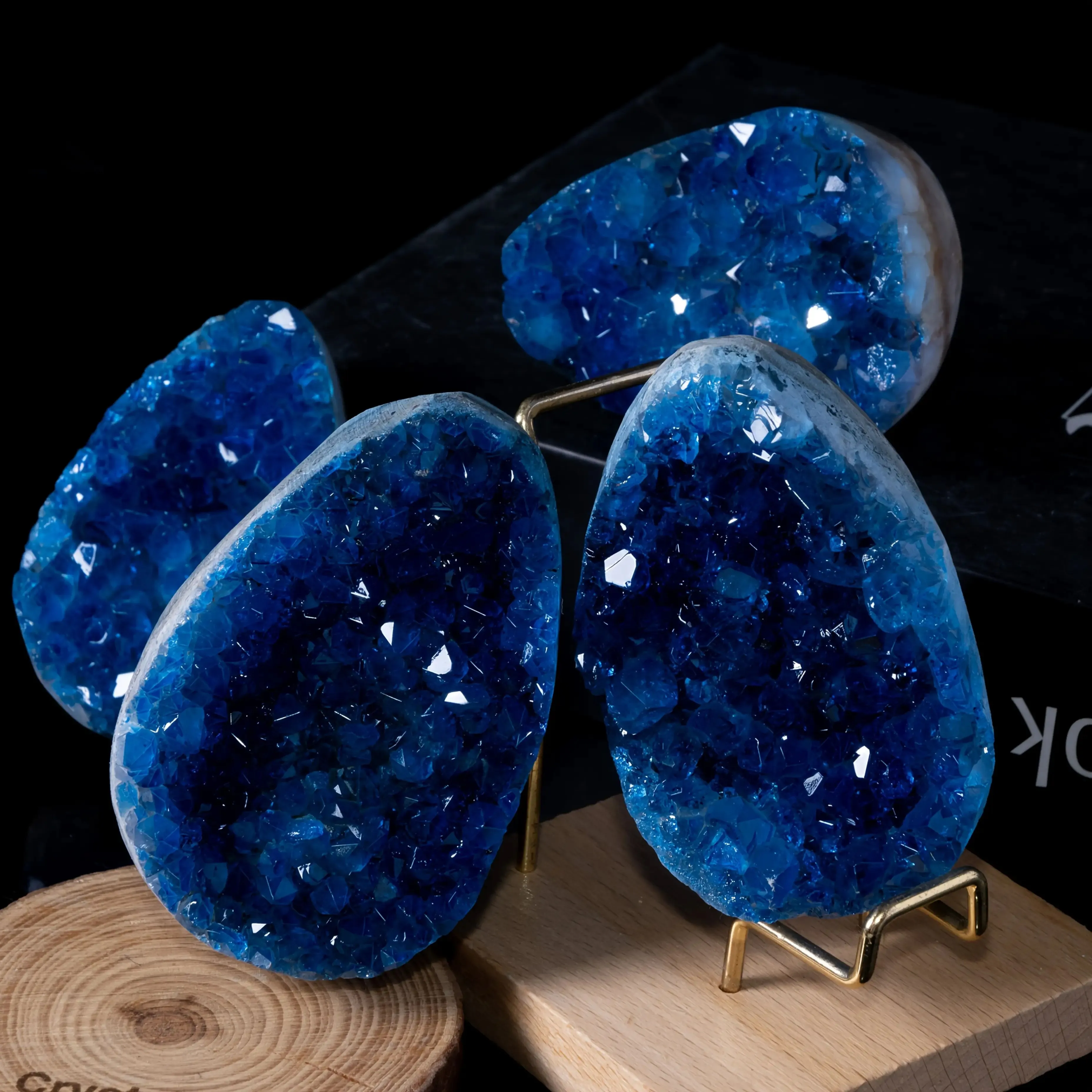1 natural blue crystal cluster -a handcrafted aesthetic home décor with sparkling starlight content,a unique gift for Christmas