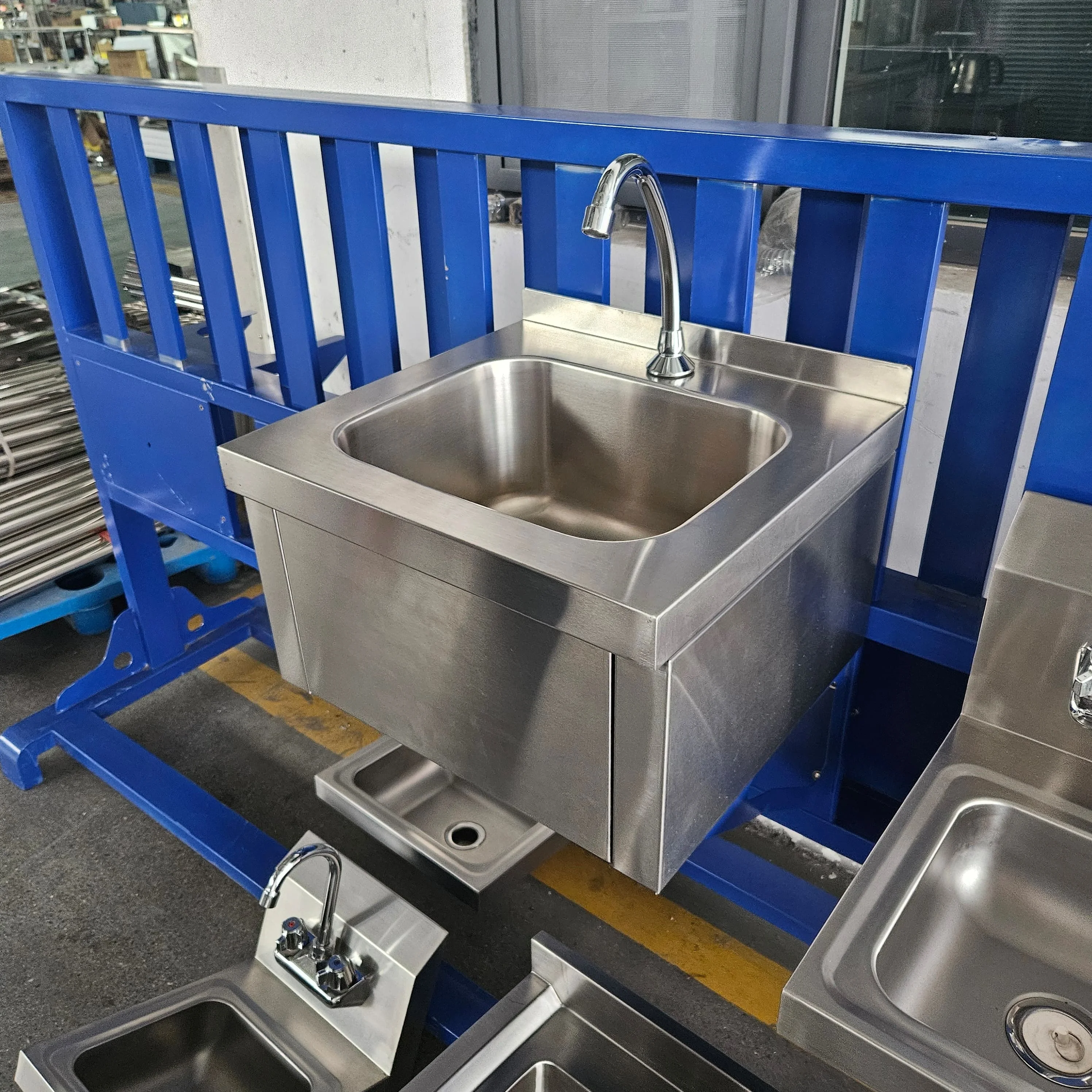 業務用厨房ステンレス製壁掛けシンクグースネック蛇口高品質ソー - Commercial Quality Kitchen Faucet のレビューと価格