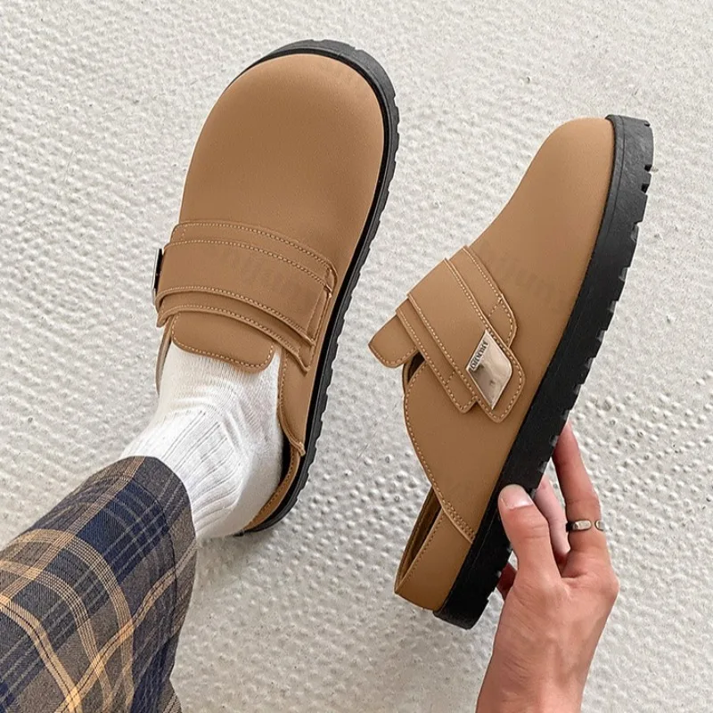 

Осень 2022, новые мужские повседневные полутапочки в стиле ретро с нишевым дизайном на толстой подошве, модные универсальные удобные нескользящие массивные тапочки