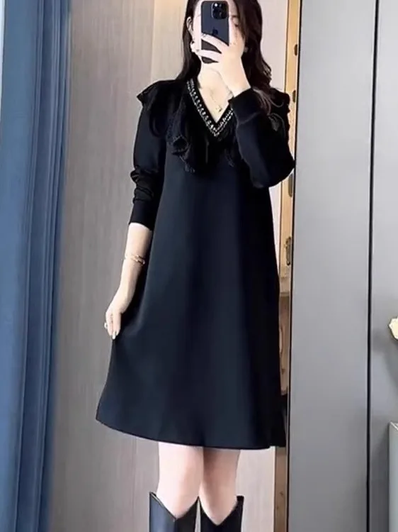 

Платье женское осенне-зимнее, свободного кроя, с V-образным вырезом, средней длины, с кружевной отделкой, скрывающее недостатки фигуры, элегантное, больших размеров