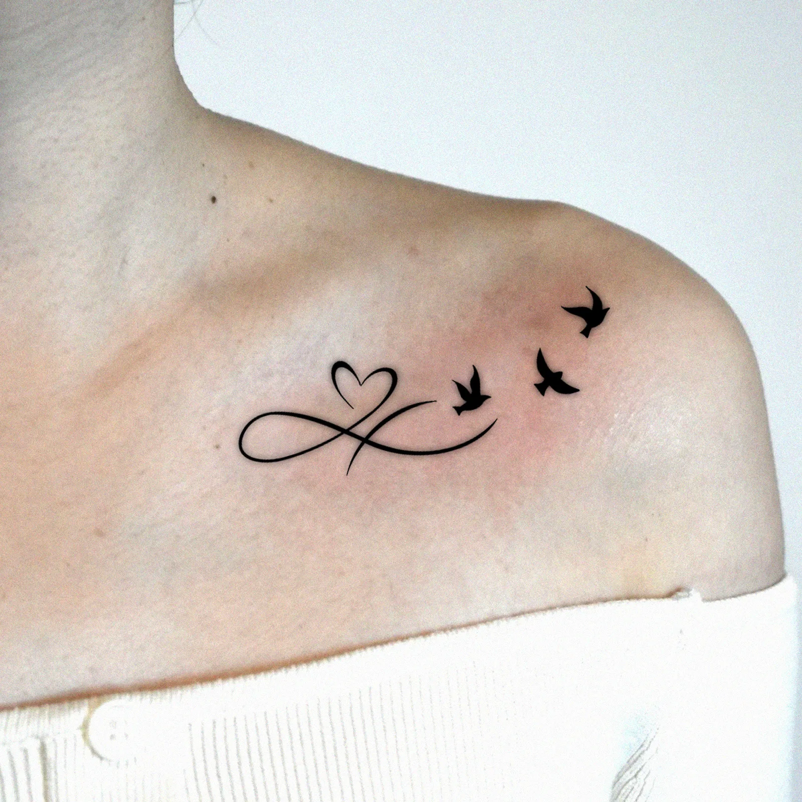 

Minimalist Leaf Vine Tattoo Sticker Waterproof Long Lasting Fine Line Temporary Tattoo for Women Finger Hand