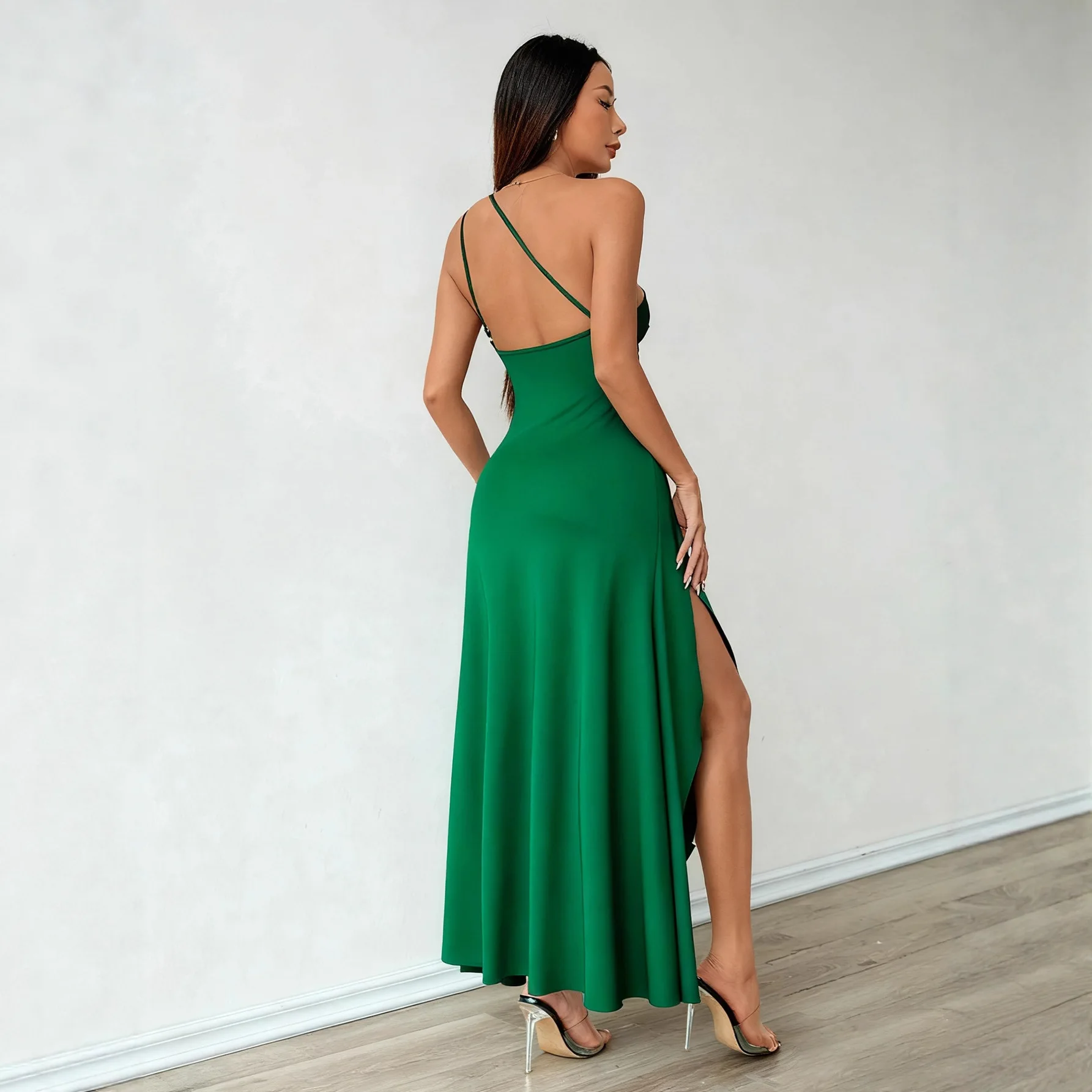 Christmas Satin Evening Gown Red and Green Off-Shoulder Elegant Prom Dress Asymmetrical Hem Sleeveless Dress Event costume women