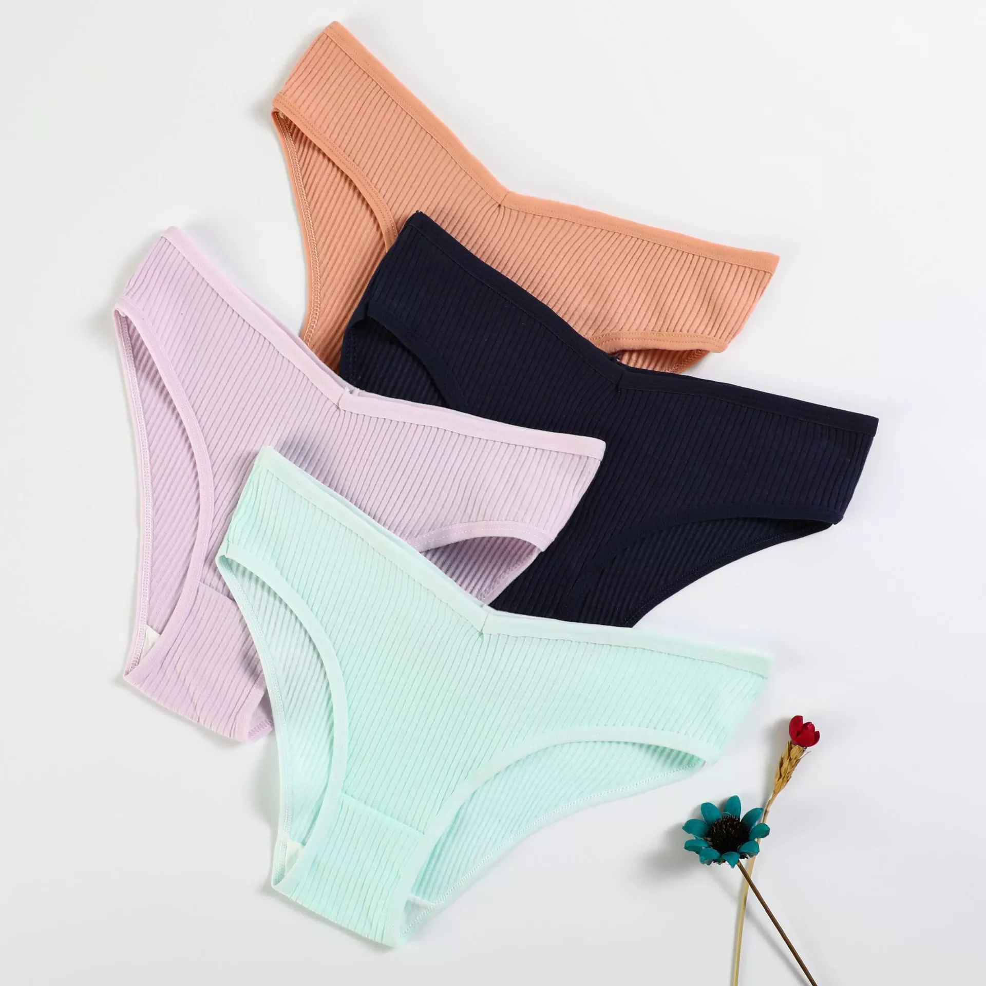 4-Piece Cotton Thread Women's Triangle Pants Solid Color Low Waist Comfortable Breathable Underwear Women's Sexy Triangle Pants
