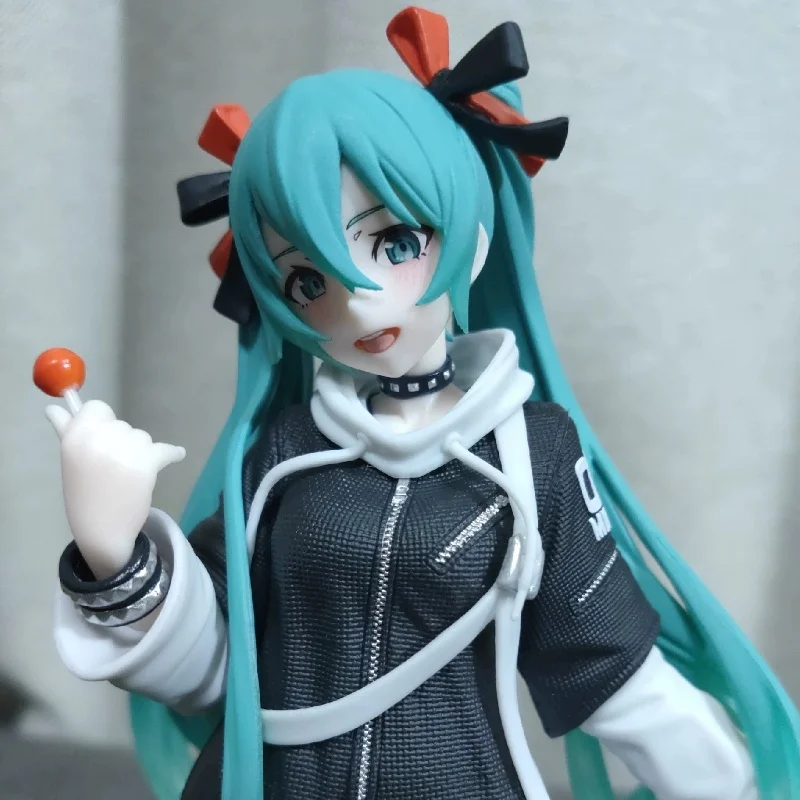 Genuine Taito Fashion Vocaloid Hatsune Miku Anime Figure Punk Future Collection Desktop Decoration Model Toys Christmas Gifts