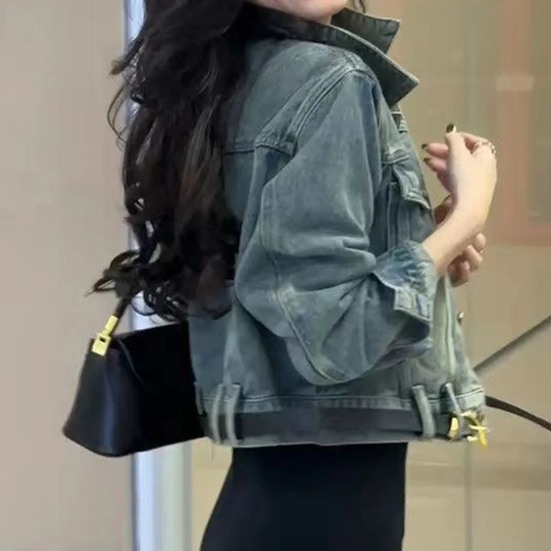 Retro distressed washed denim jacket, women's autumn new fashionable and unique loose fitting short jacket top