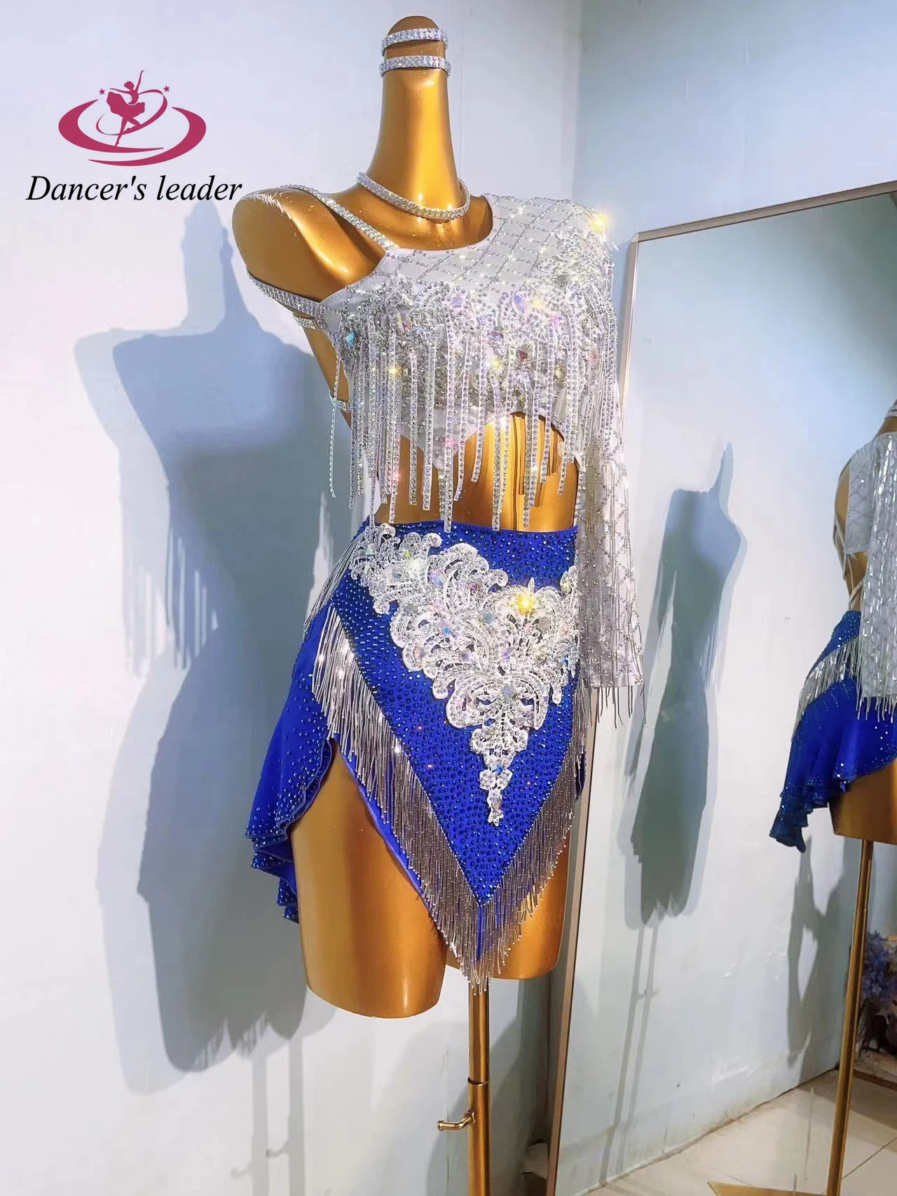 ラテンダンスステージラインストーン女性のハイエンドカスタムシルバーブラジャーブルースカートアメリカンサンバ服ドレス