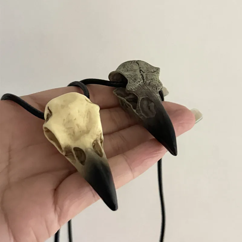 3D Rabenschädel-Halskette aus Harz, Nachbildung von Raben, Elstern, Krähen, Poe, Gotisches Geschenk, Halloween Rabenschädel-Halskette, Goth Vogelschädel-Schmuck