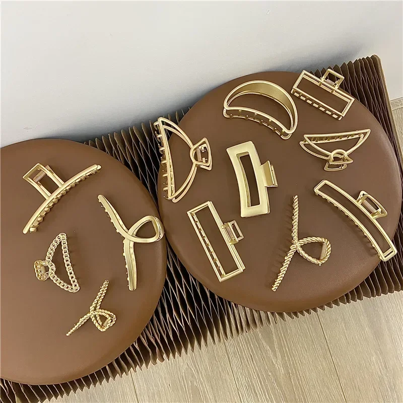 Butterfly Elegant Vintage Headband Hair Clips for Women Hair Accessories Luxury Solid Colors Hair Claws Temperament Gold Grab