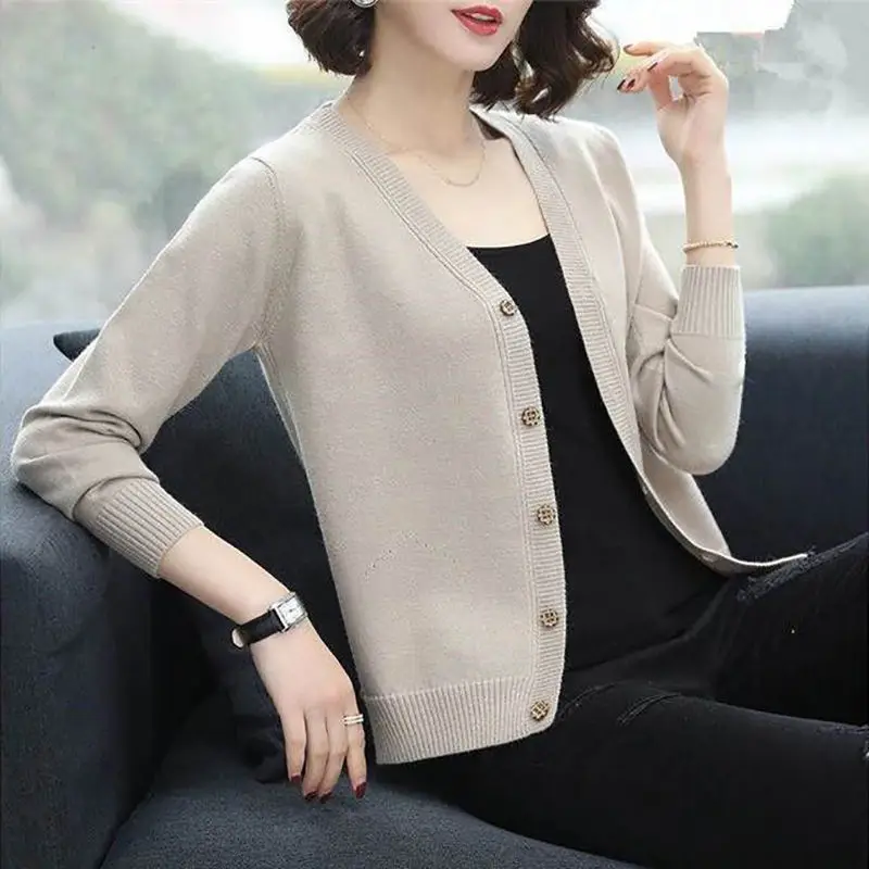 Fashion V-Neck Knitted Button Solid Color All-match Cardigan Sweaters Women\'s Clothing 2022 Autumn New Loose Korean Tops