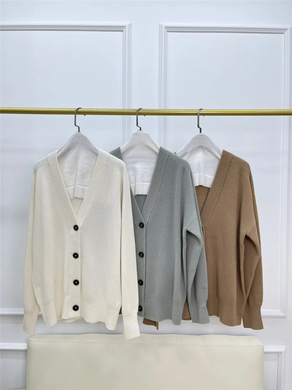 

Autumn Winter Wool Cardigan Sweater V-neck Single Breasted Knitted Jacket Beaded Cuff Design