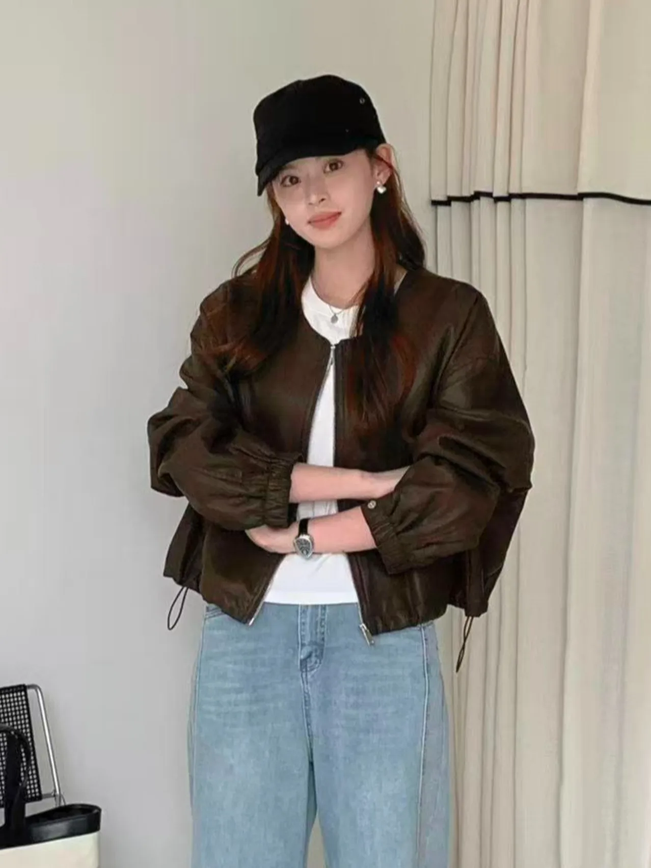 Koreańska kurtka ze skóry vintage dla kobiet, okrągły dekolt, długi rękaw, casualowa, uniwersalna, przeciwstarzeniowa bluzka na wiosnę, jesień i zimę.