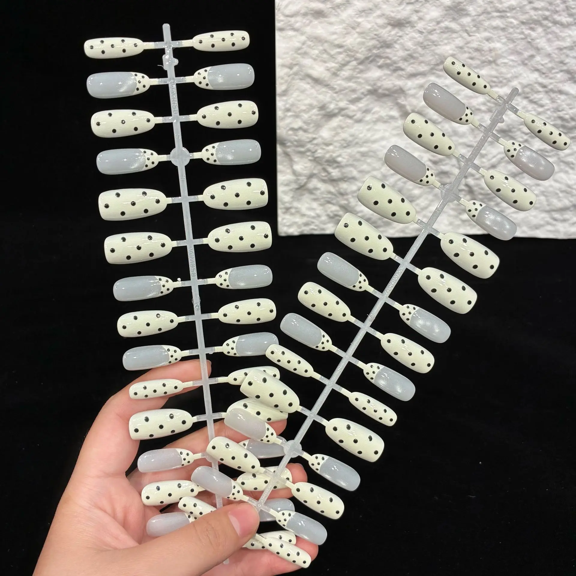 Cross-border White Polka Dot French 30 Pieces of Handmade Armor, Purely Handmade New Prefabricated Nail Wear Nail Pieces