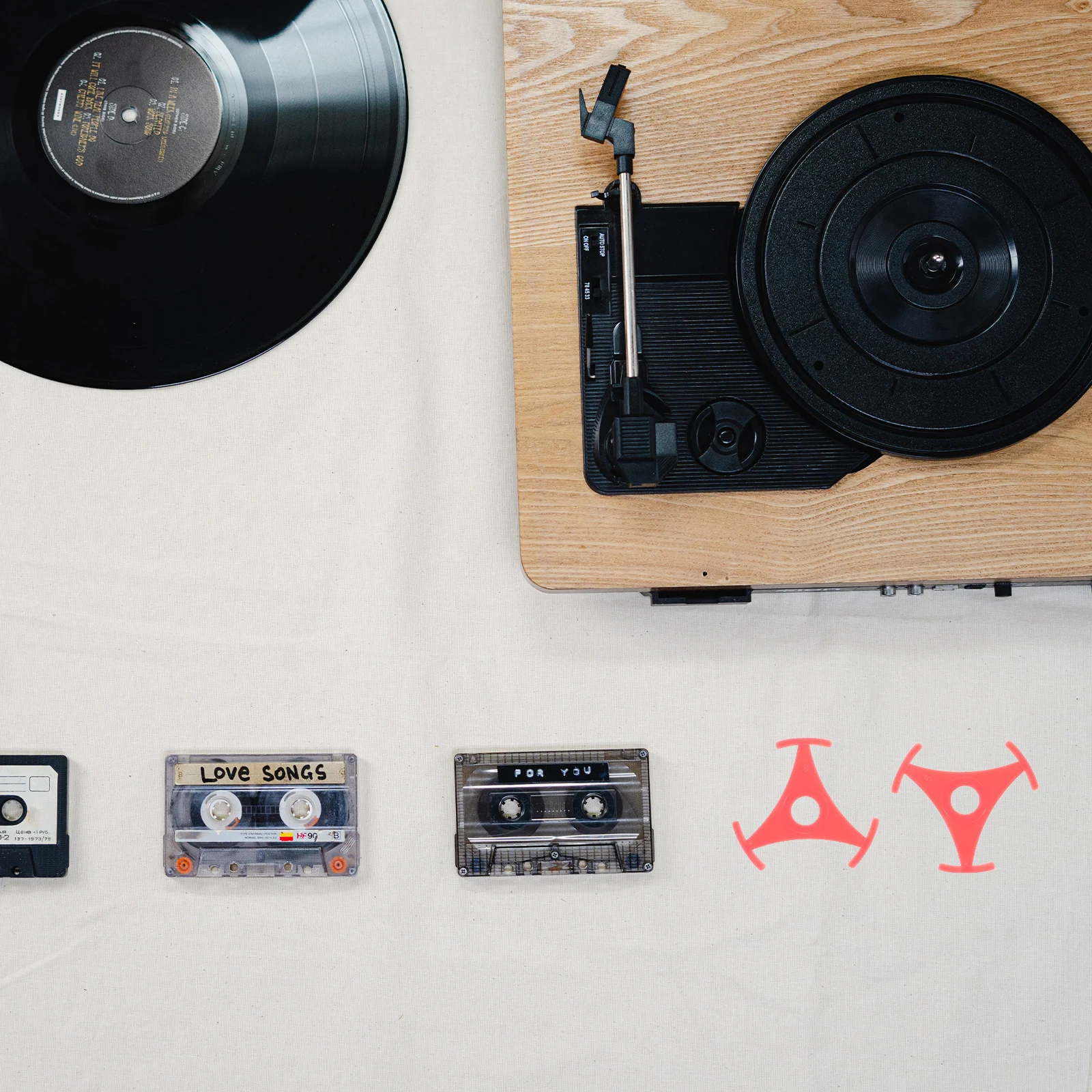 

Universal Disc Adapter for Turntable Use - Triangle Shaped Record Adapter Enhances Music Enjoyment Fit and Modern