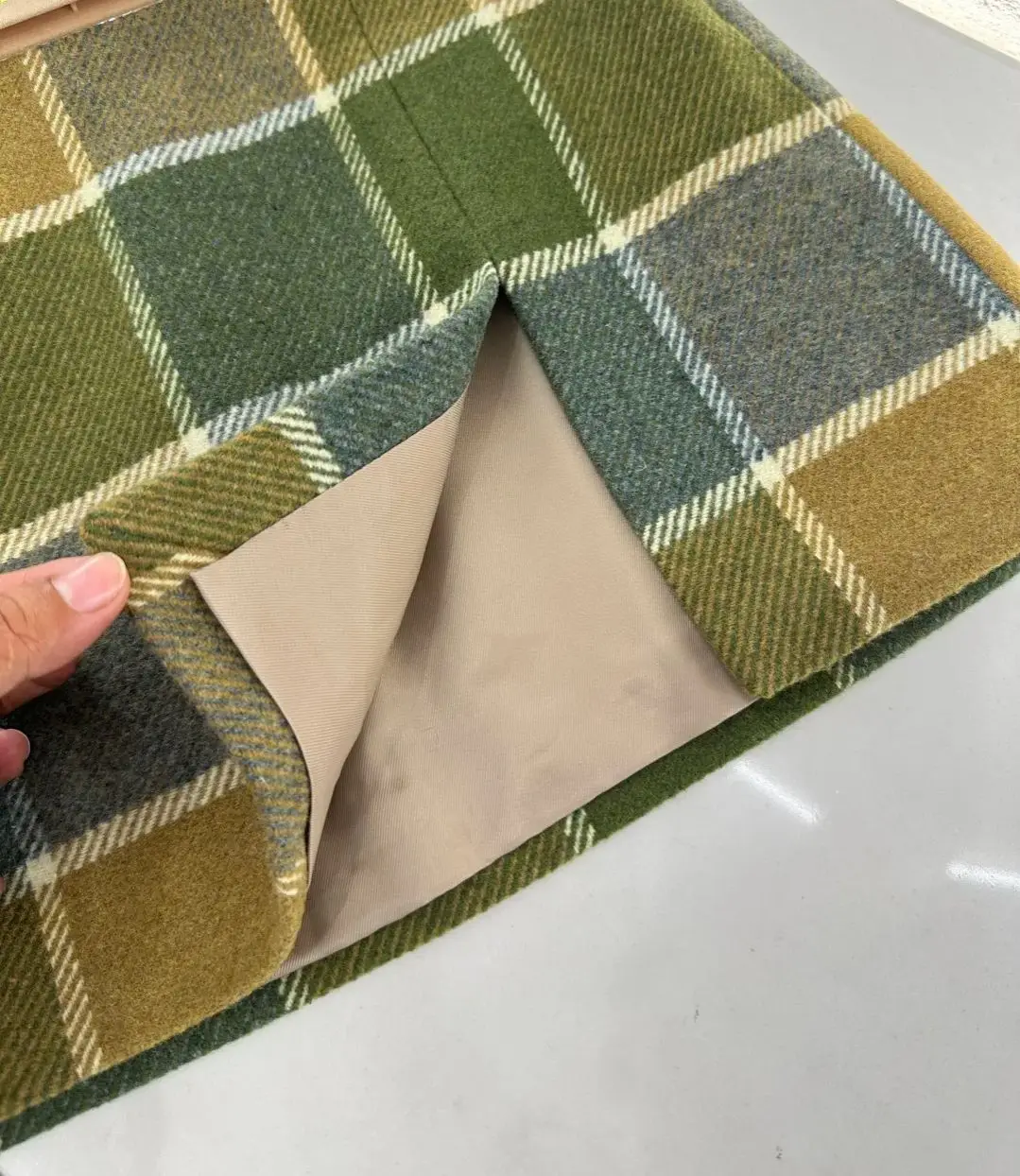 เสื้อแจ็คเก็ตผ้าฝ้ายลายตารางสีเหลืองเขียว กระโปรงสั้นผ่าข้าง ชุดสูทผ้าขนสัตว์สุดหรู สง่างามและมีสไตล์