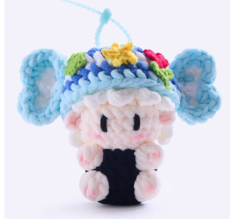 Celebrity merchandise, handmade crocheted dolls, concert support materials, and keychains.