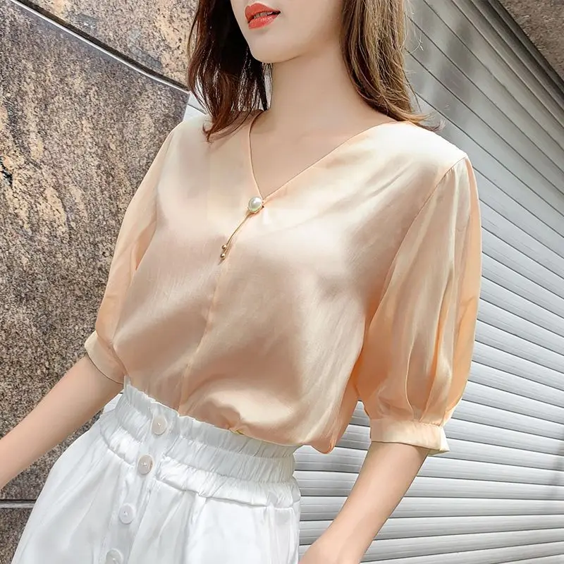 Summer New Solid V-Neck Fashion-forward Short Sleeve Shirt Loose Casual Young Style Pullovers Original Design Popular Women Top