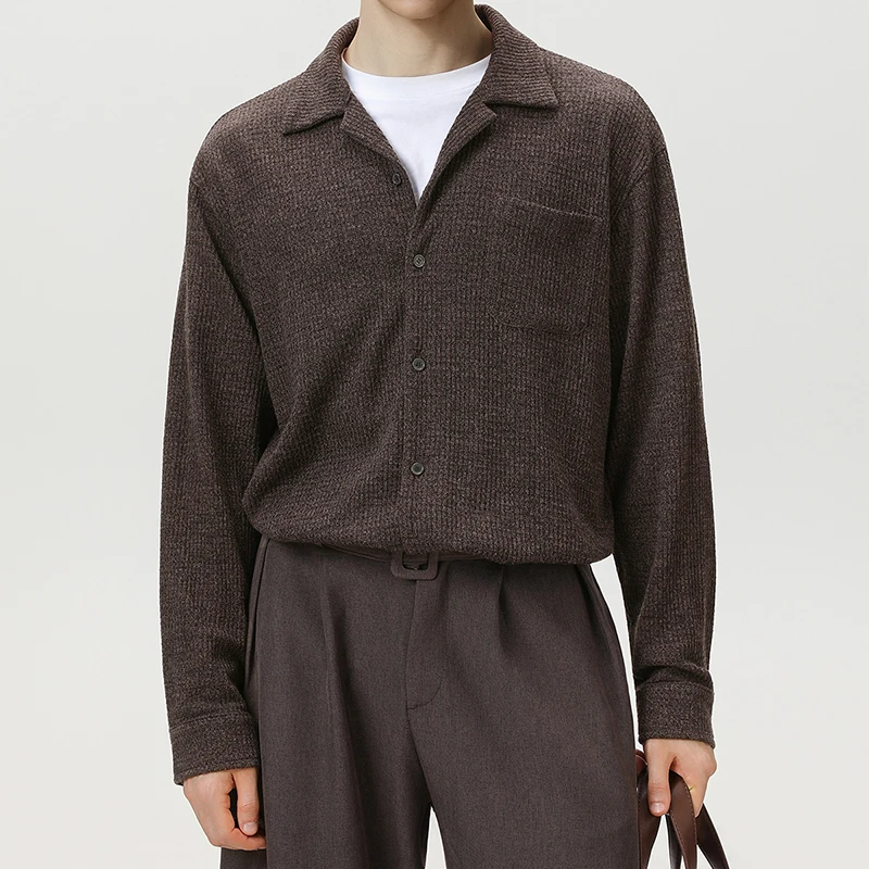 Kemeja Pria Lengan Panjang Bergaya Musim Semi Gugur Baru Kasual Warna Solid Bernapas Tekstur Kemeja Pria Vintage Kancing Kerah Lipat