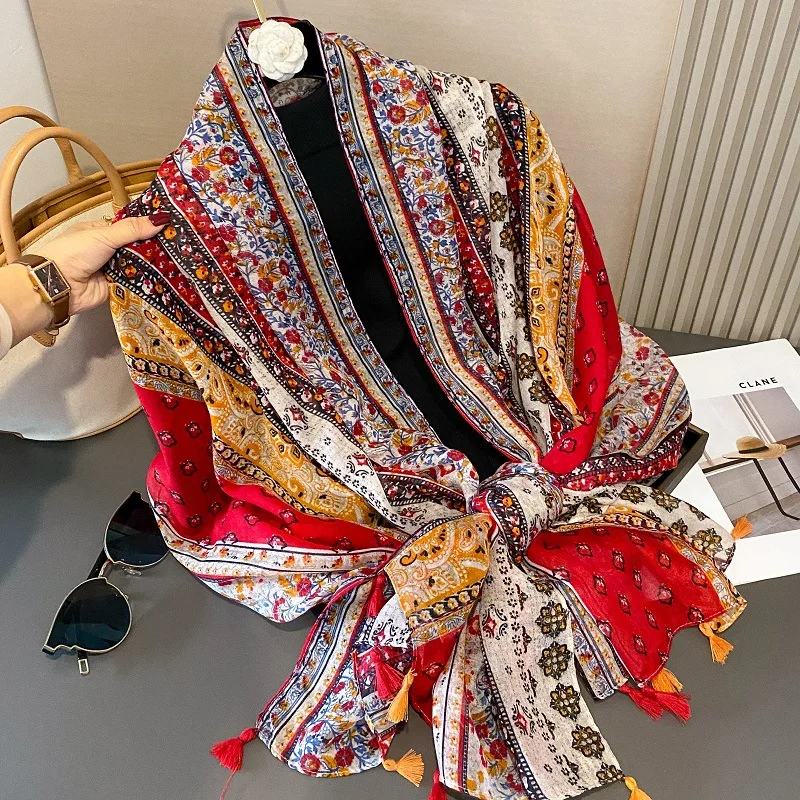 Autumn Viscose Cotton Scarf Aztec Paisley Floral Shawl Wraps Lady Thin Scarves Fashion Tassel Pashmina High Quality Foulard 2024