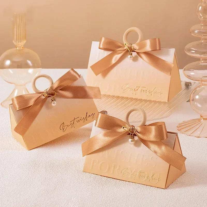 

1 Pcs Cardboard Wedding Candy Boxs with Ribbon Handle Gift Boxs for Guest Marry Decoration Accessory Present Packing Bag