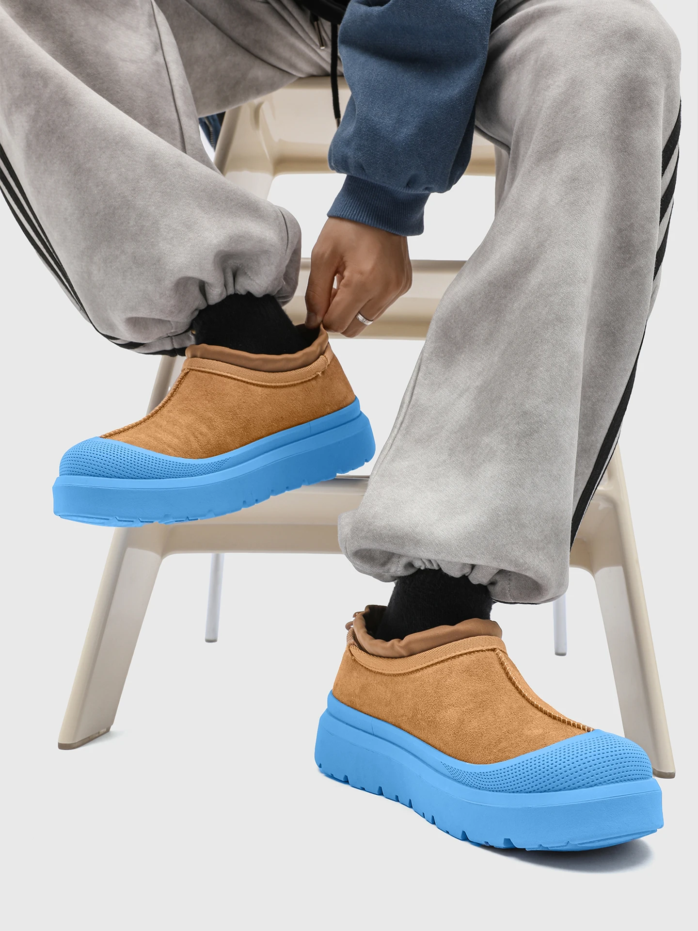 

Men's and Women's Winter Snow Walking Casual Shoes Comfortable and Versatile Outdoor Hiking Shoes for Walking and Leisure