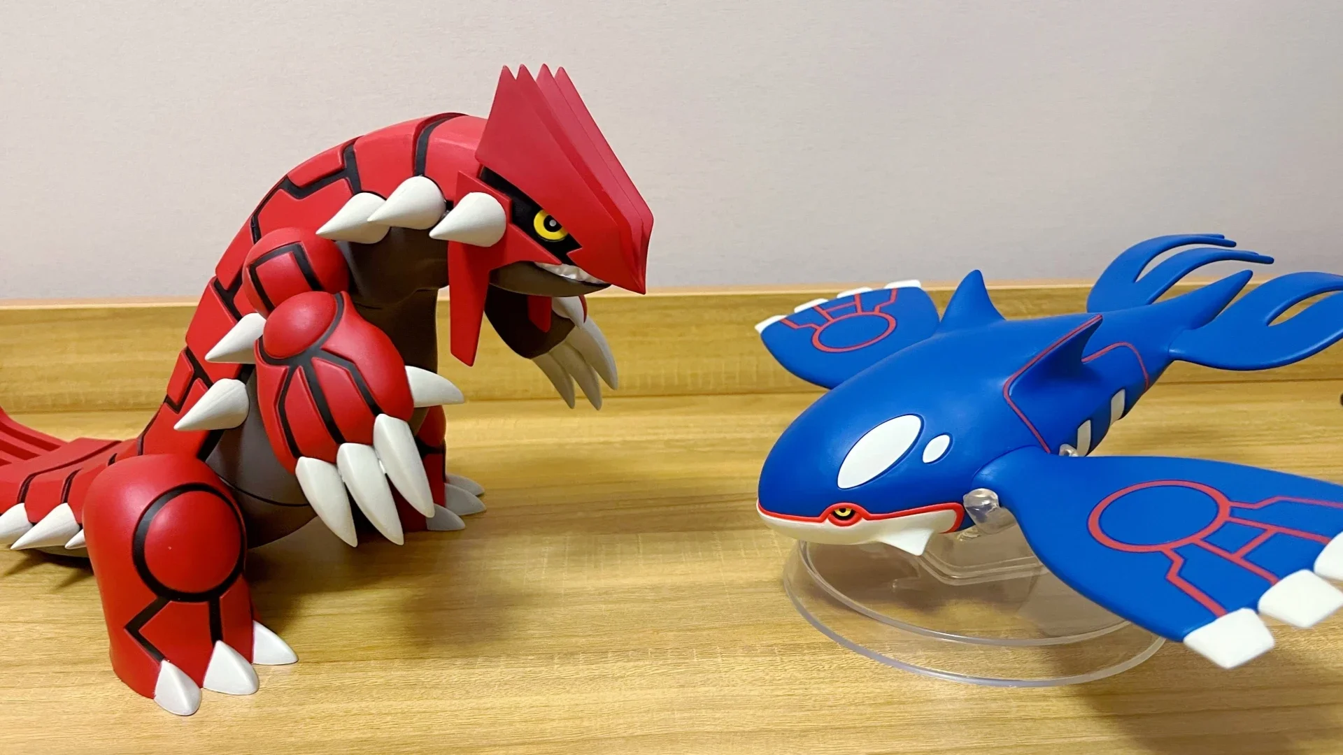 Figura de acción de Bandai Kyogre Groudon Rayquaza, figura Original a escala, modelo de colección, estatua, muñeca, juguetes, regalo de cumpleaños