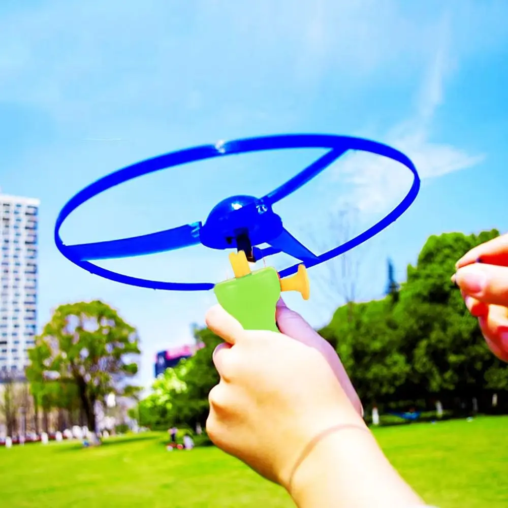 Launcher Spinner Pull Flying Disc Spielzeug Atmosphäre Prop Pädagogische Ripcord Sky Spin Spielzeug Rotierende Cartoon Libelle Geschenk
