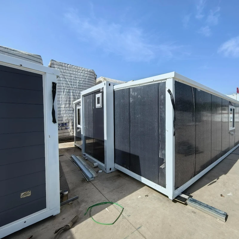Detachable Container House Mobile Home Prefabricated Expandable Modular Container House Flat Pack Modern Folding House for Italy