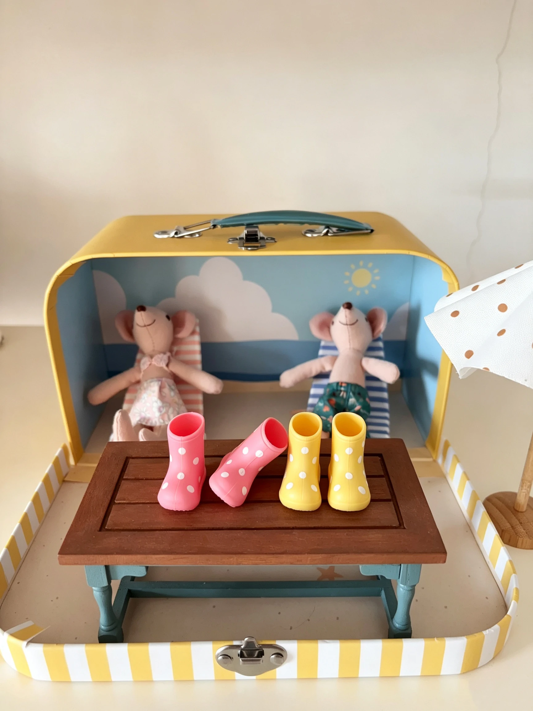 1:12 Miniature Realistic Silicone Rain Boots Suitable for Mini House Decoration