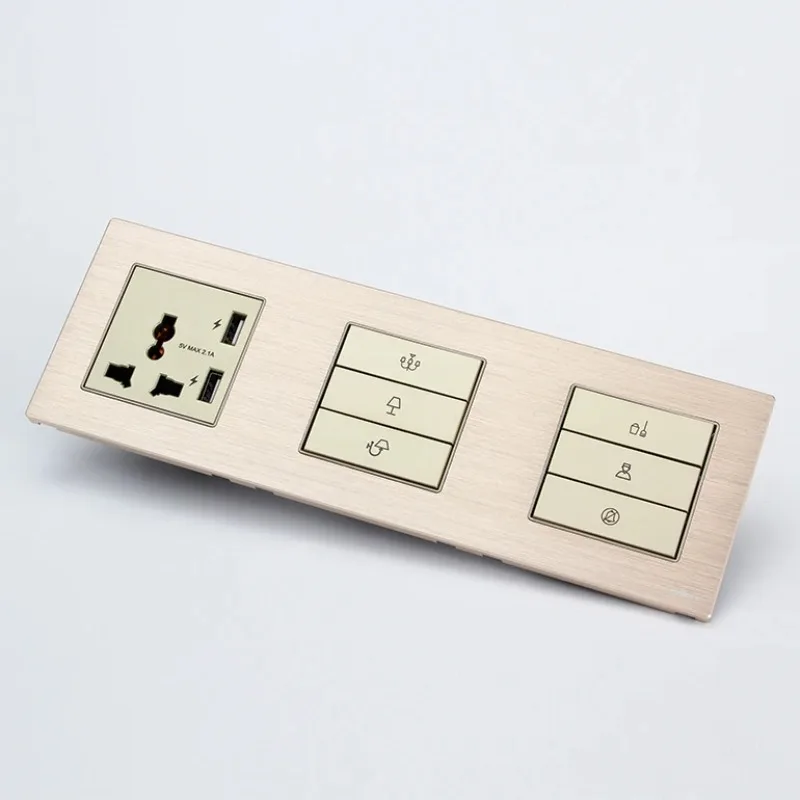 

Панель из матового алюминия цвета шампанского, розового золота, 3 модульных комбинации переключателей, 3-контактная универсальная розетка и USB-разъем