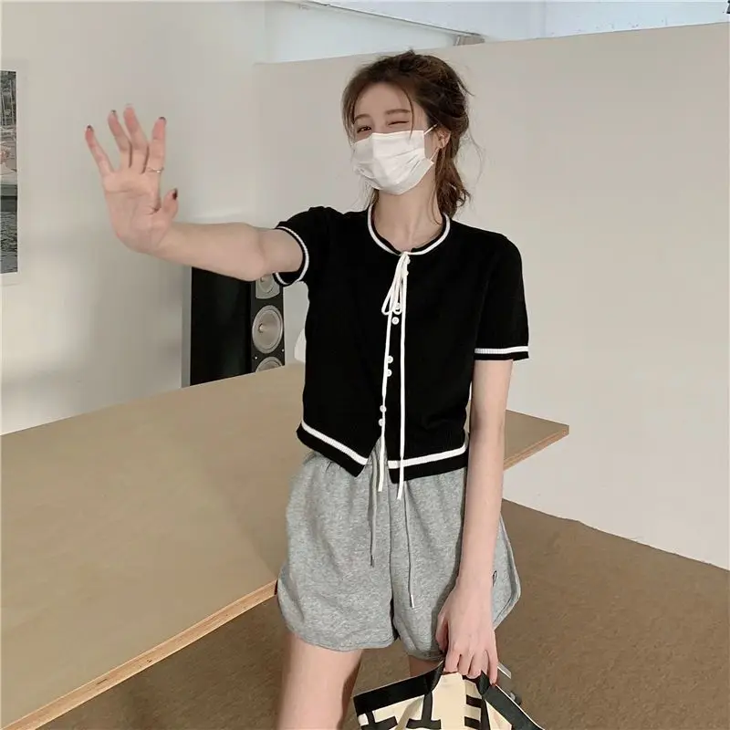Retro Chic Short Sleeve round Neck Thin Knitted T-Shirt Women's Top Stylish Color Block Design Button Detail Drawstring Feature