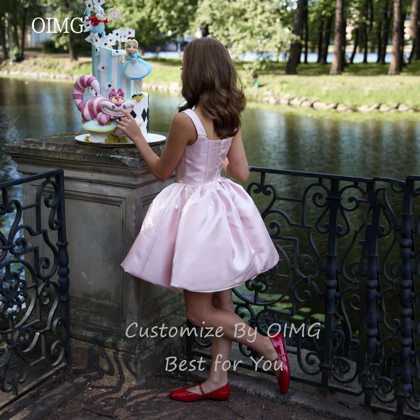 فساتين حفلات OIMG كلاسيكية وردية صغيرة من الساتان برقبة مربعة بدون ظهر فستان رسمي للحفلات فستان سهرة قصير 2025 مخصص