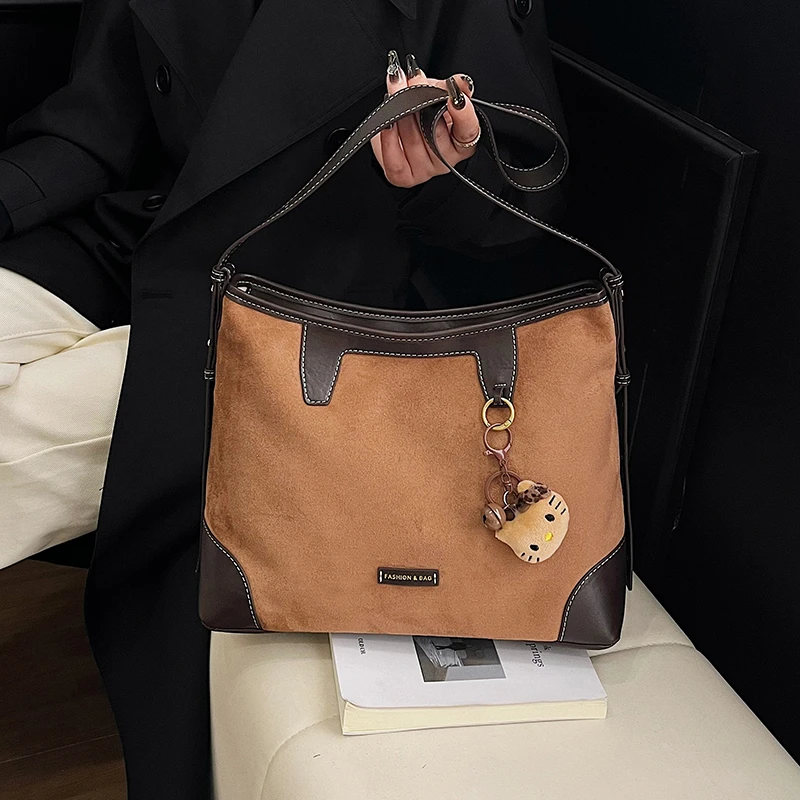 

Luxury Brand Women's Handbag: Genuine Leather Messenger Bag By Famous Designer - Elegant Classic Shoulder Style