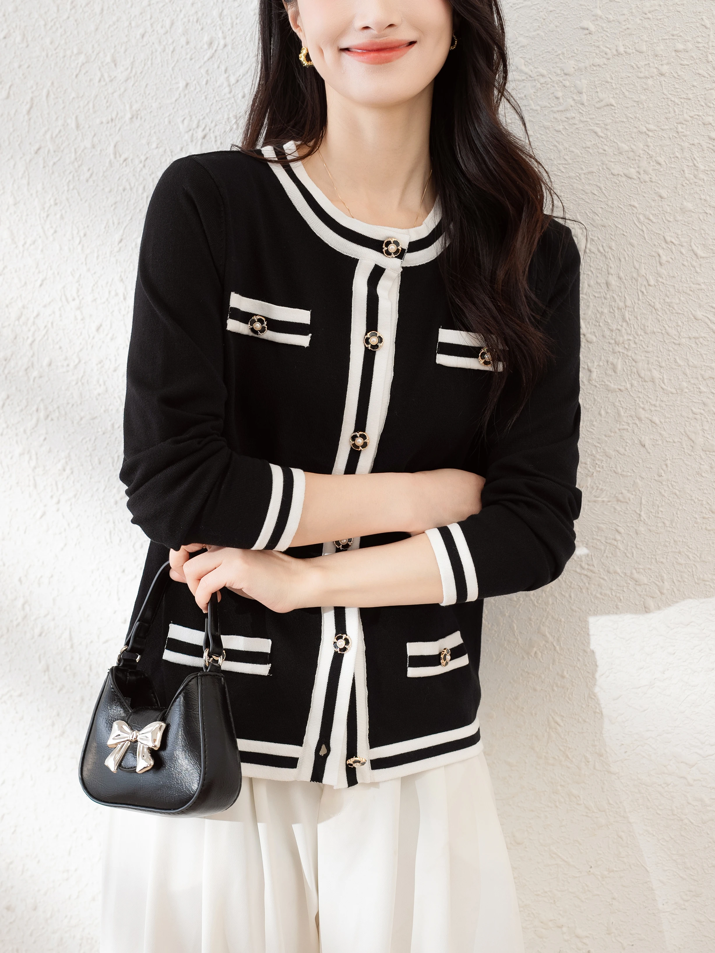 2024 Spring and Autumn New Contrast Stripe Knitted Cardigan Women\'s Casual Round Neck Short Top Coat Women\'s 4386