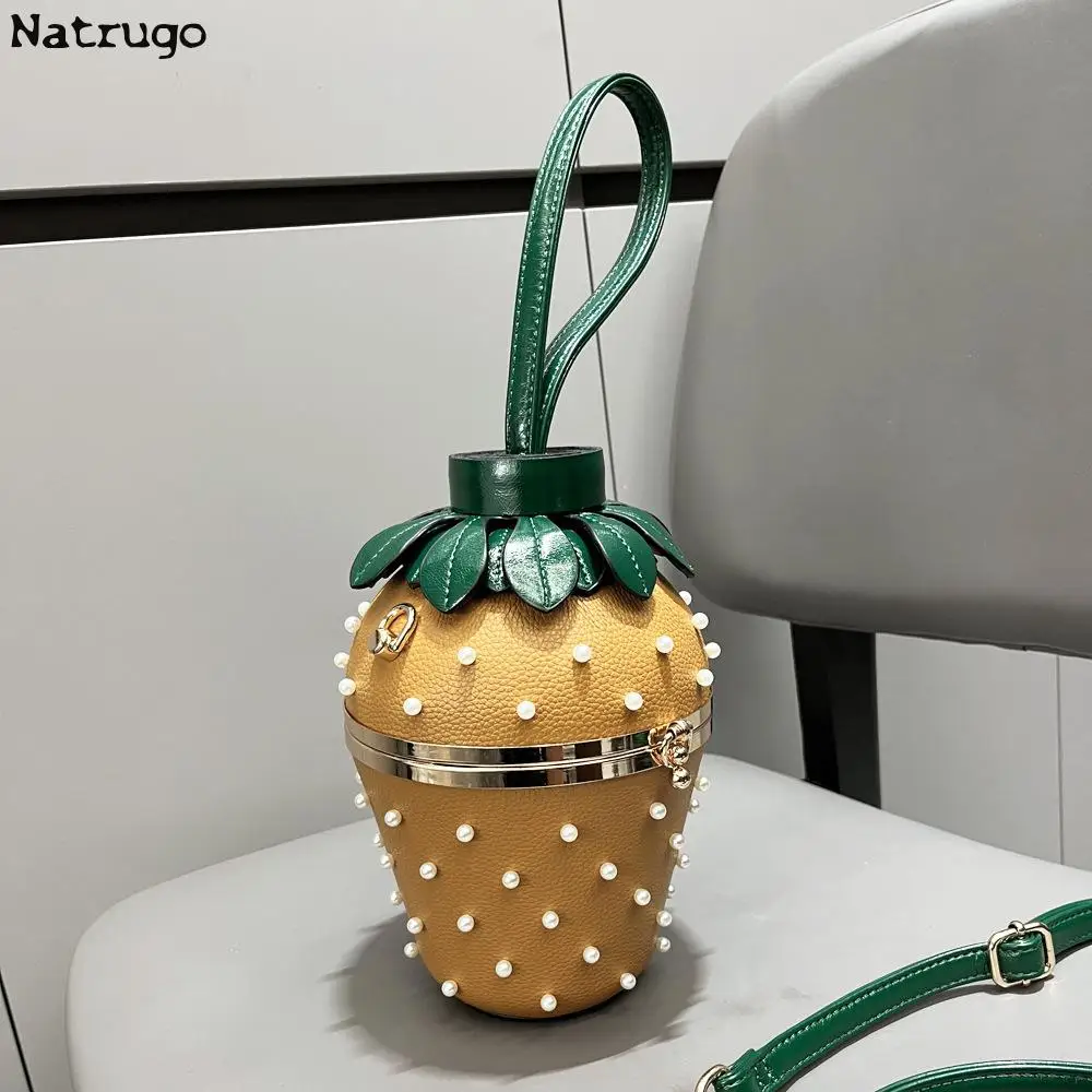 Fashion Luxury Designer Handbags Strawberry Shape Bucket Shoulder Bag For Women Rivet Leather Chain Ladies Crossbody Bag