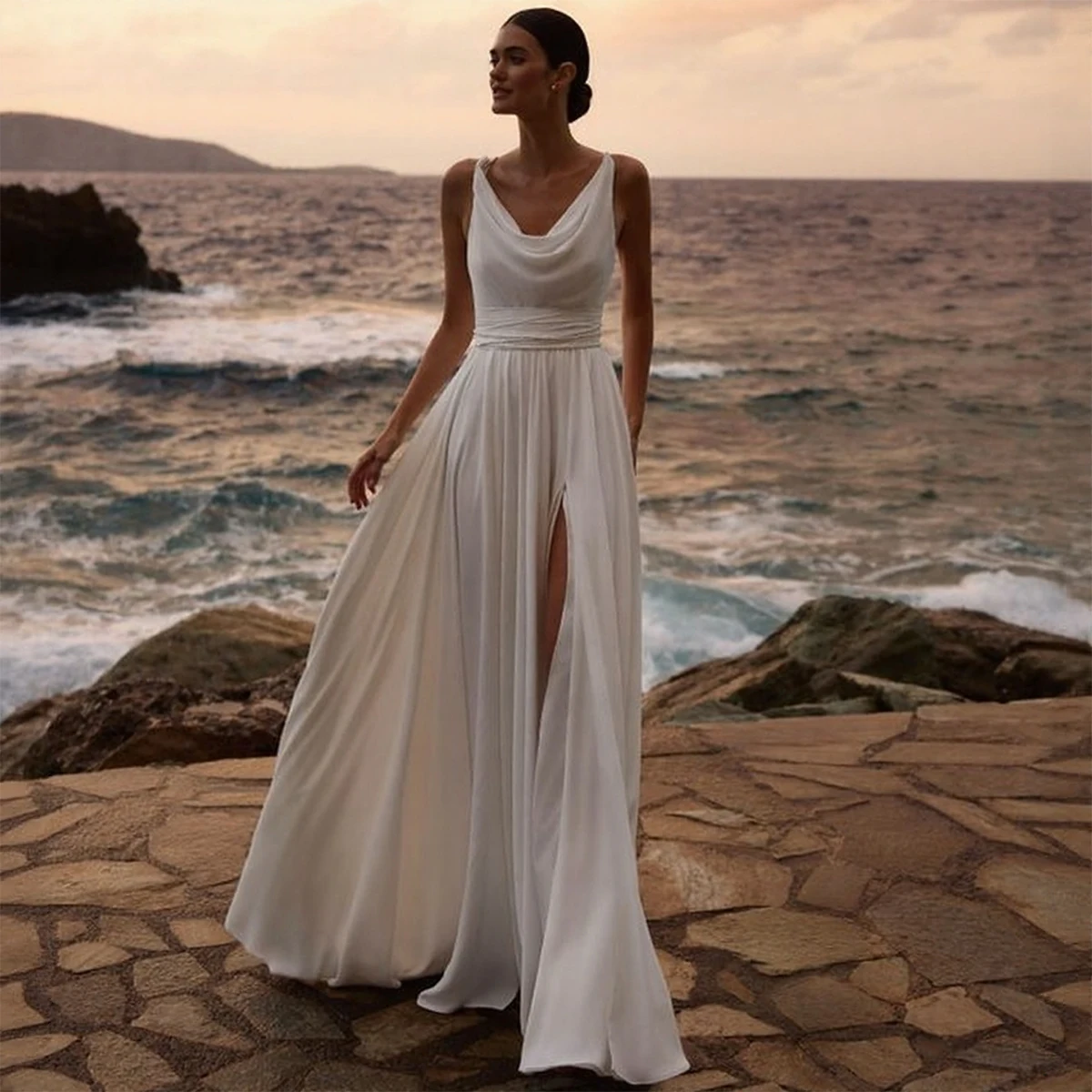 Sukienki plażowe dla panny młodej z dekoltem w serek, satynowa suknia balowa dla kobiet, długa suknia ślubna w kształcie litery A z rozcięciem.