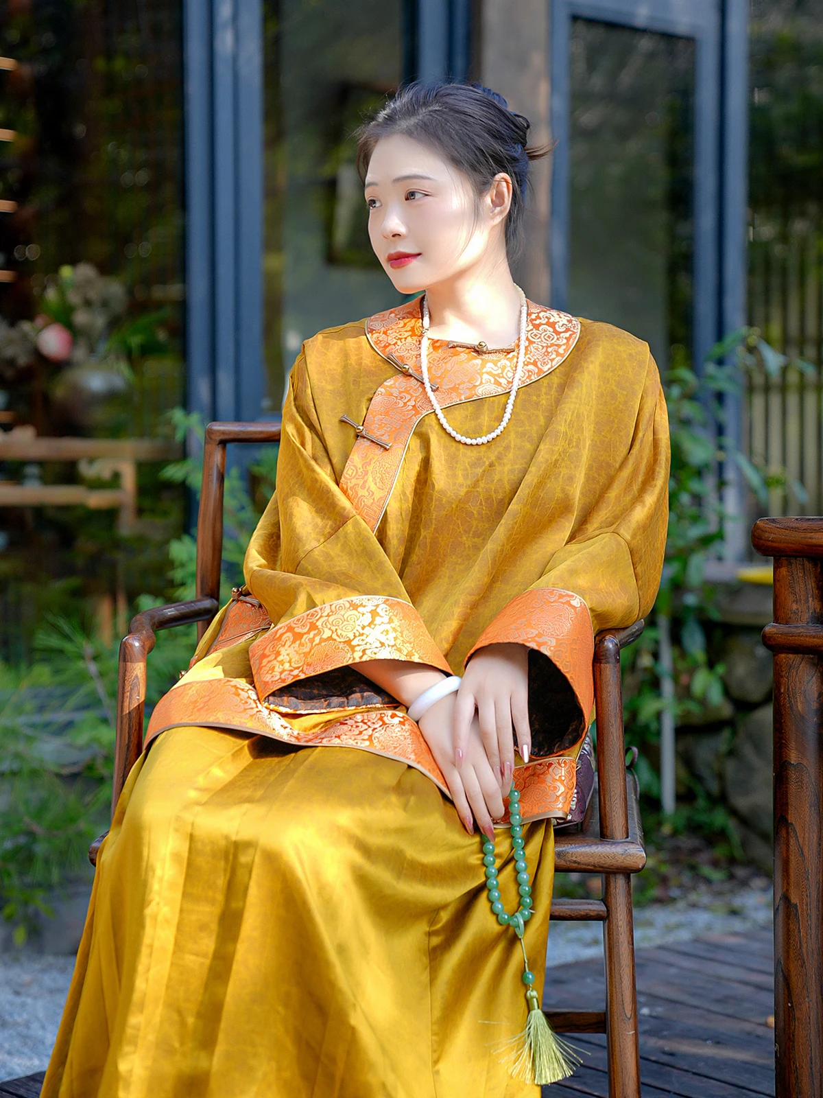 

Универсальный женский топ Qiong Yan из 100% шелка с вышивкой Xiangyun, атласный, для повседневной носки