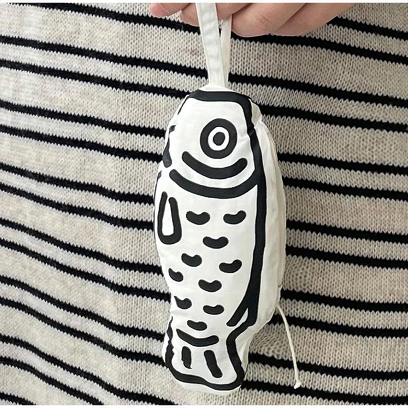 Faltbare, verformbare Handtasche „Fortune Fish“, Taschenanhänger, wasserdichte Schultertasche aus Nylon-Netzstoff, lässige Einkaufstasche für Damen. – Detail 4