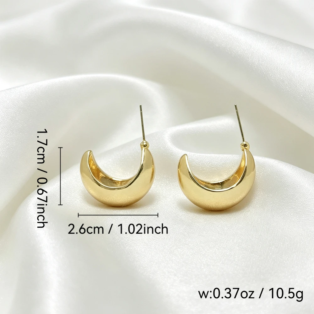 Vintage Distressed Gold Crescent Earrings, Three-Dimensional Thick Open Moon Ear Jewelry, Niche High-End Style, Versatile for Everyday Wear