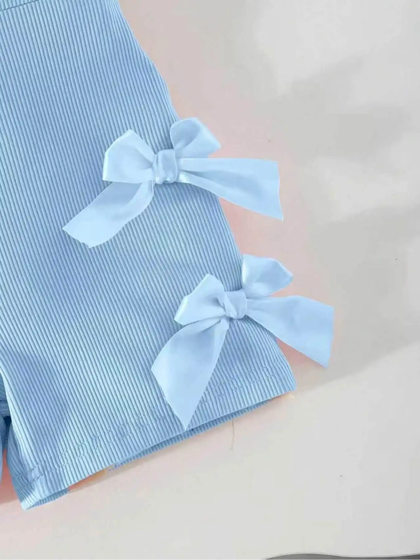 Kinder-Jumpsuit mit eckigem Ausschnitt, ärmellos, lässig, elegant, bequem, einfarbig, mit Schleife und Trägern, einteiliger Anzug für Kinder – Detail 6