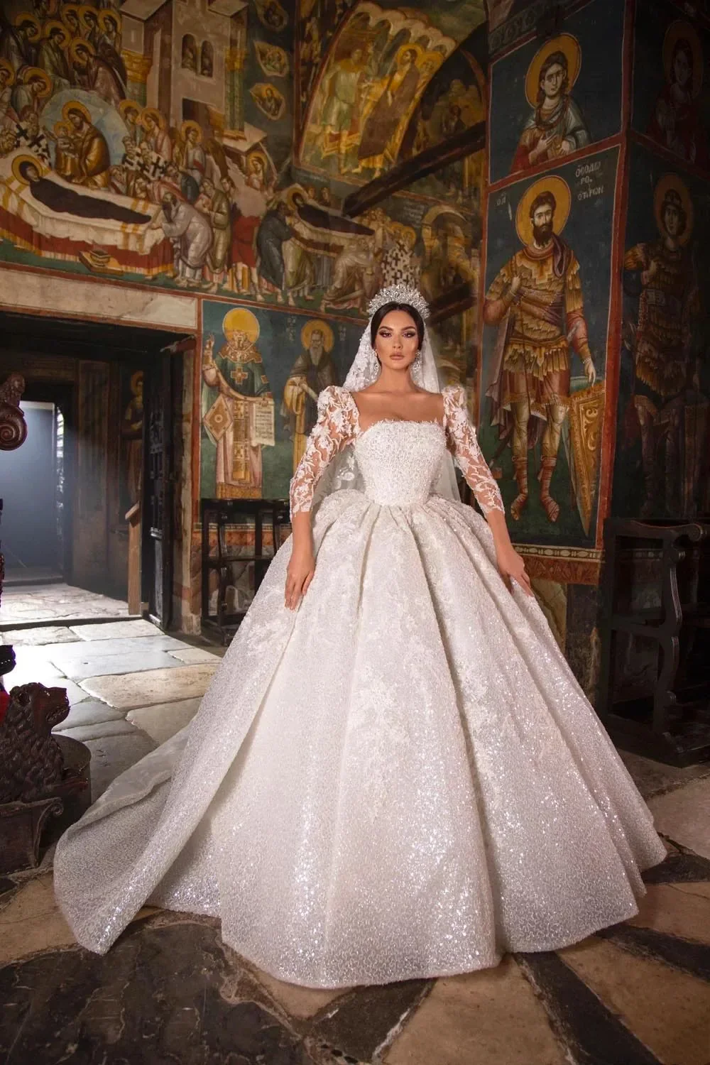 

Exquisite Ball Gown Princess Wedding Dress Applqiues Sequins Long Sleeves Backless Lace Ruffles Bridal Gowns Plus Size Customize