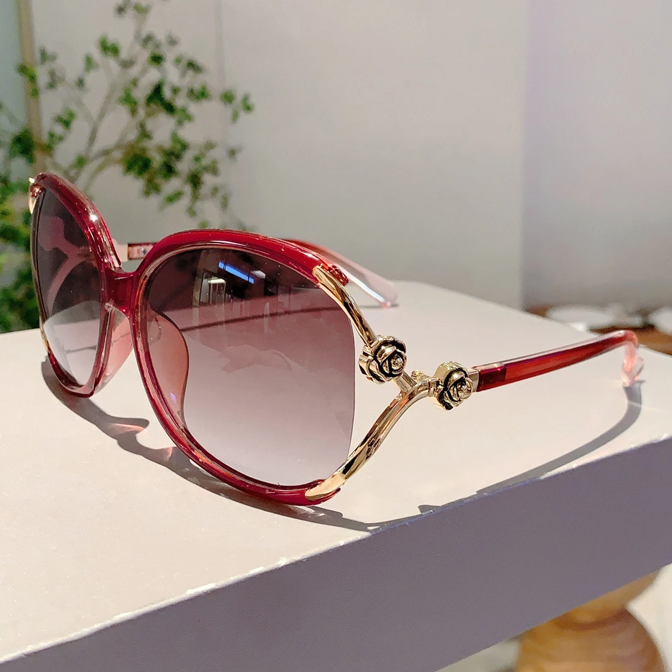 KAMMPT stylowe czerwone trendy odcienie kwiatowy łańcuszek dekoracja damskie okulary przeciwsłoneczne jazda na świeżym powietrzu piesze wycieczki damskie okulary przeciwsłoneczne
