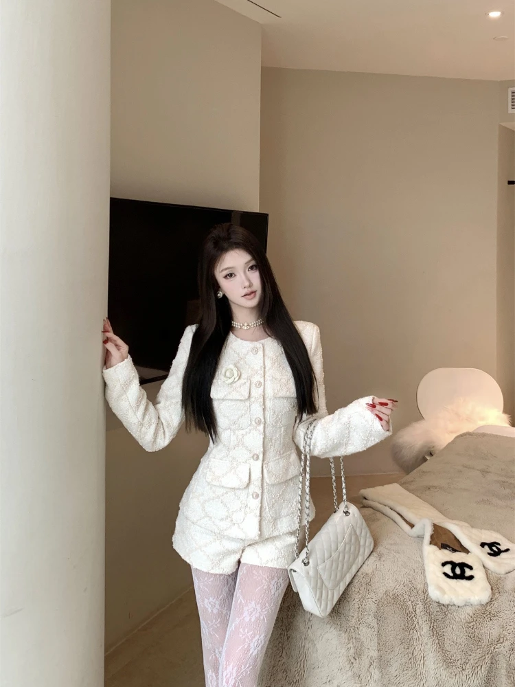 2025 Autumn New Arrival Pearls Buckles Floral Pin Plaid Tweed Blazer Coat Slim Shorts Elegant And Ladylike Two Piece Set