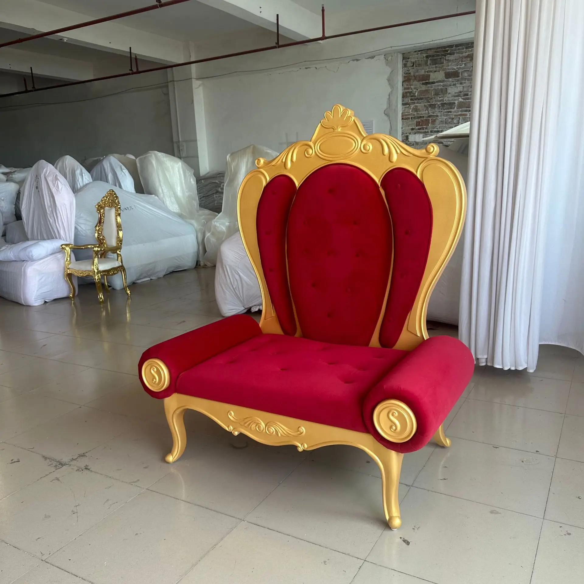 European style solid wood cartoon mobile game chair Christmas decoration chair cartoon king chair