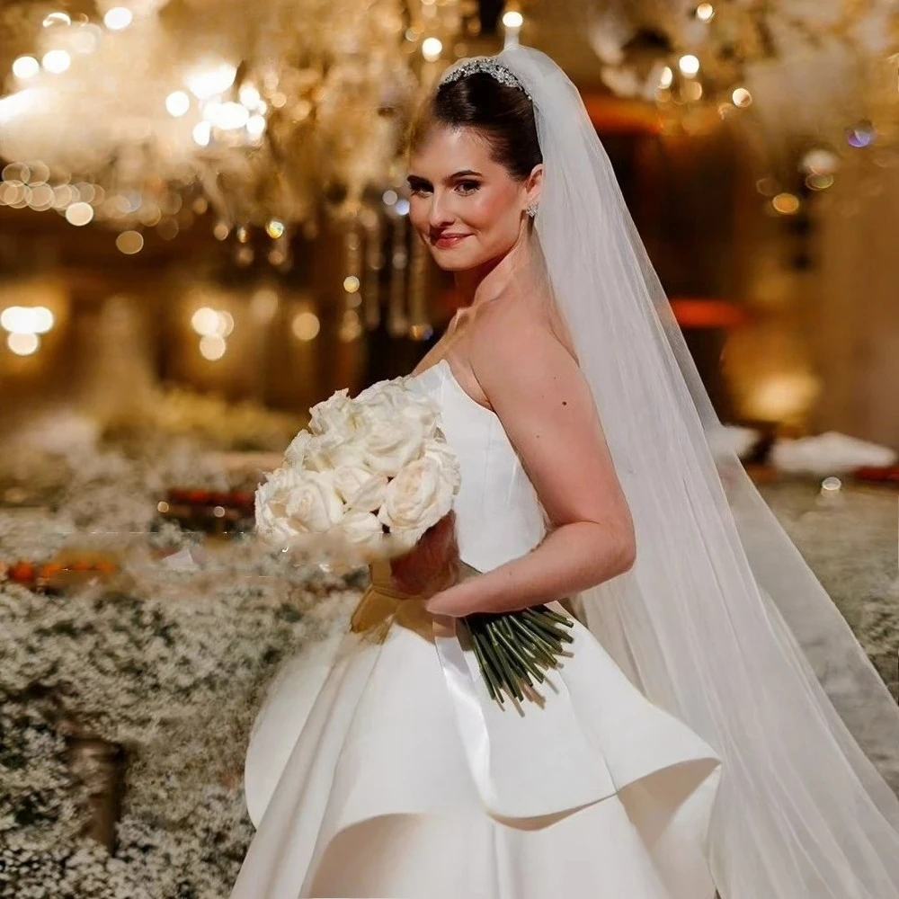 Luxury Sleeveless A Line Wedding Dress Strapless Bridal Dresses Fitted At The Waist Bride Gowns Customized 2026 Robe De Mariée