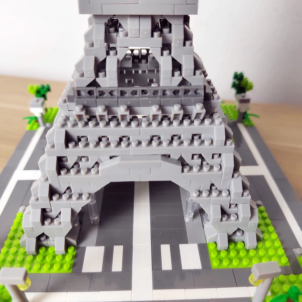 Kit modello Torre Eiffel 3D Dubai City Skyline - Set di costruzione di micro mini mattoni fai-da-te, divertimento per la decorazione dell'home office, souvenir per feste