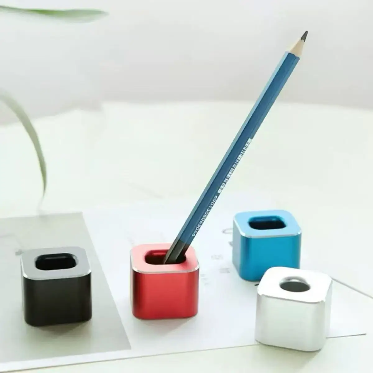 Portable Metal Pen Holder Aluminum Pen Holder with Non-Slip Pad - Versatile Desk Organizer for Bathroom & Office Supplie