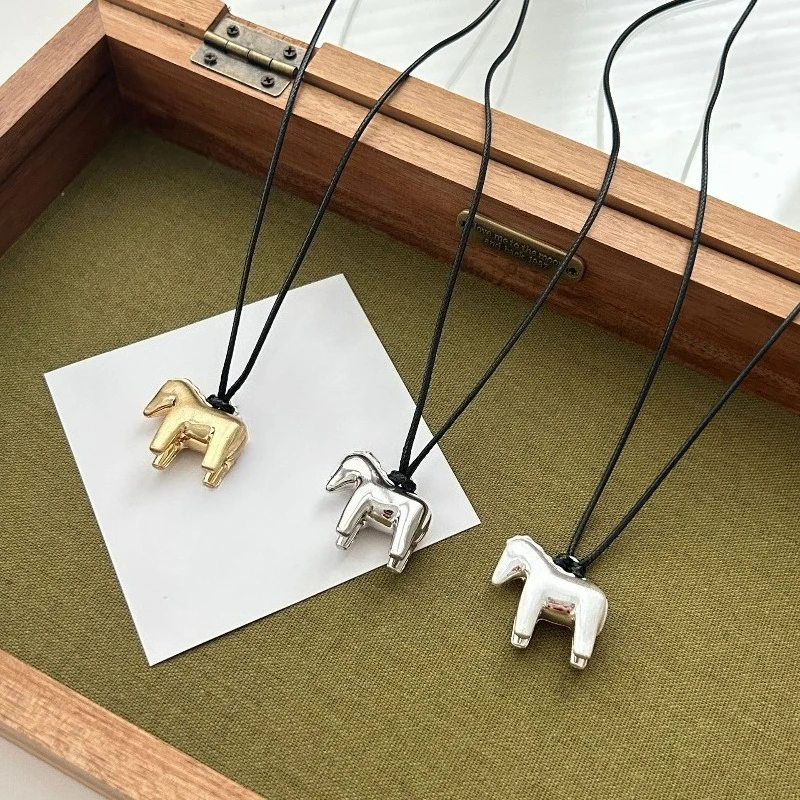 Fashion Jewelry Simple temperament Pony pull pull rope pendant Metal necklace For Women Party Gifts Hot Selling Accessories
