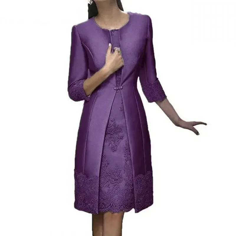 

2025 Elegant Short Mother Of The Bride Outfits 2 Piece With Jacket Lace Appliques Wedding Guest Party Gowns