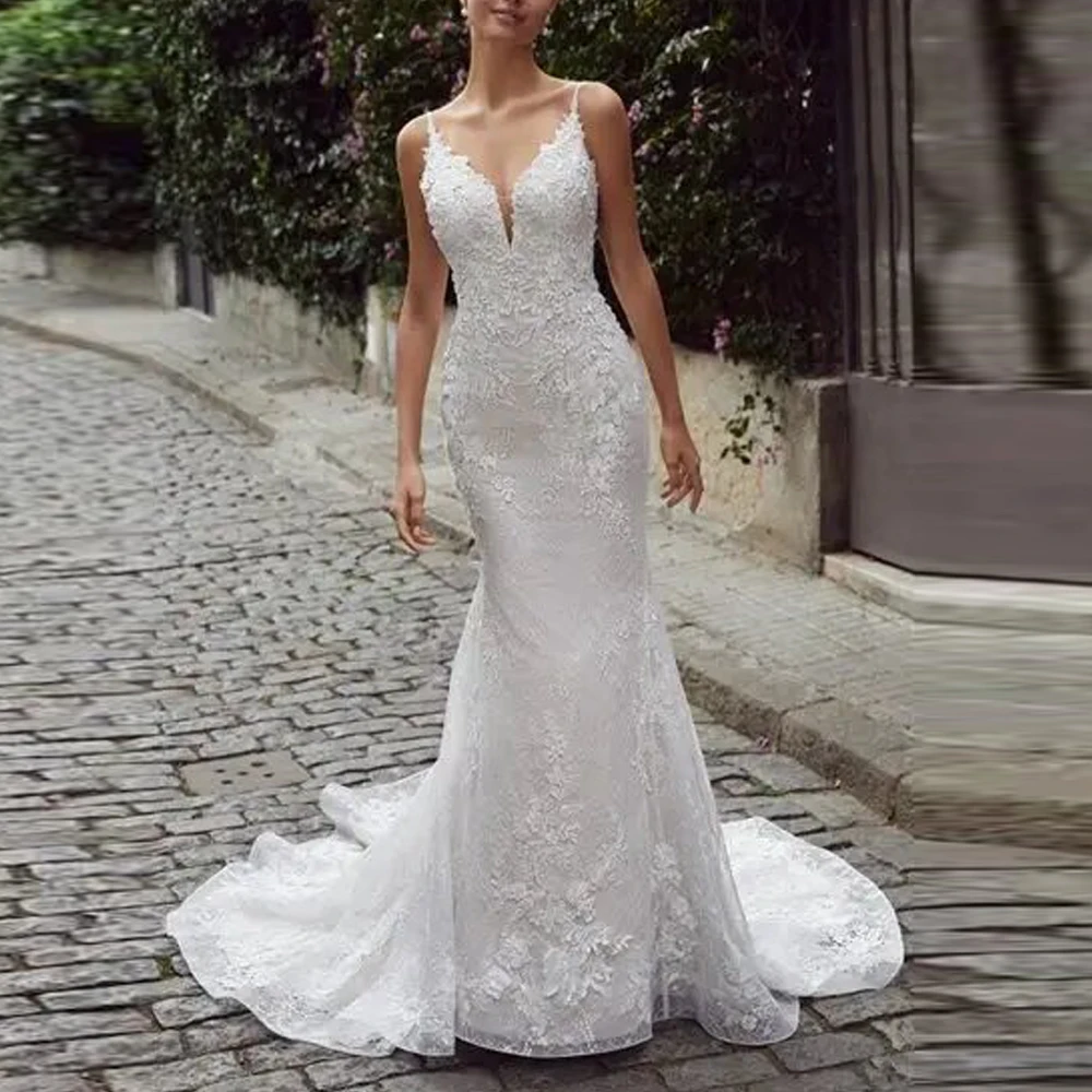 Customized Elegant Spaghetti Strap Wedding Dress with Coat Lace Appliques Mermaid vestido de noiva Sweetheart Garden Bride Gown