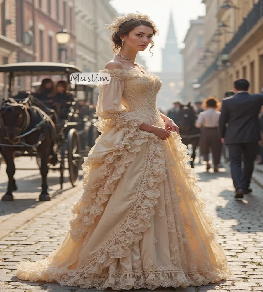 アンティークシャンパンビクトリア朝のウェディングドレス 1888 オフショルダーバッスル公爵夫人フランスの花嫁ドレスボヘミアンギャツビーブライダルカスタマイズ